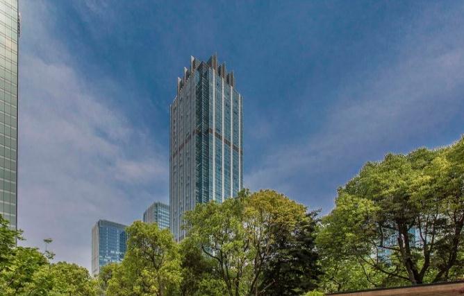 探索淮海國際廣場(chǎng)：45層高樓，7.3萬平米規(guī)模