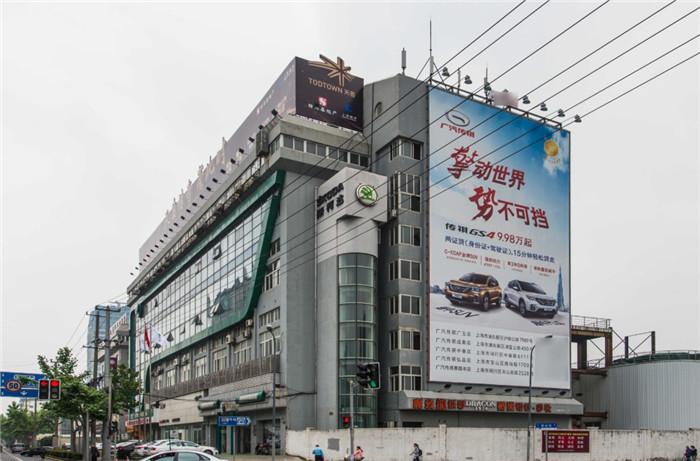 上海冠霖大廈：地鐵旁，內(nèi)環(huán)高架下的商務便捷之地