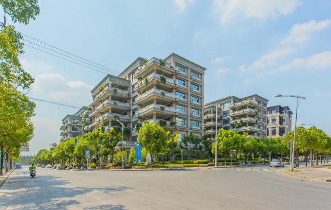 上海湯泉國際大廈：多條公交線路匯聚，員工上下班無憂